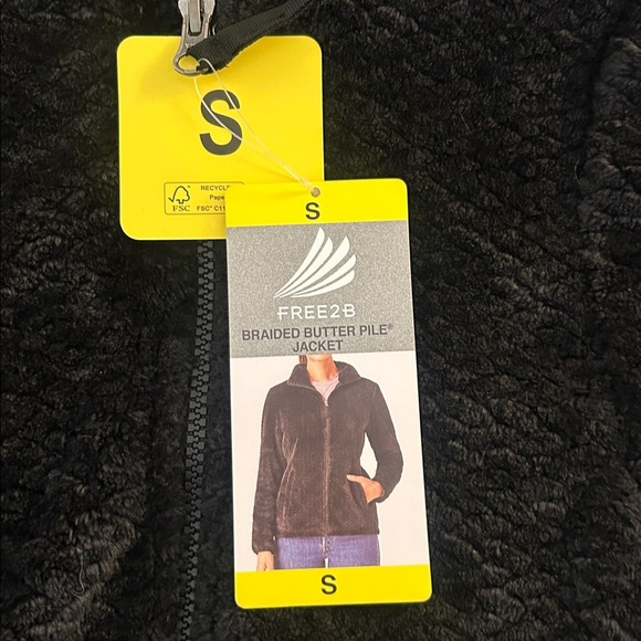 Free2B Black Fuzzy Braided Butter Pile Lightweight Fall Jacket Size Small New! - Picture 6 of 7